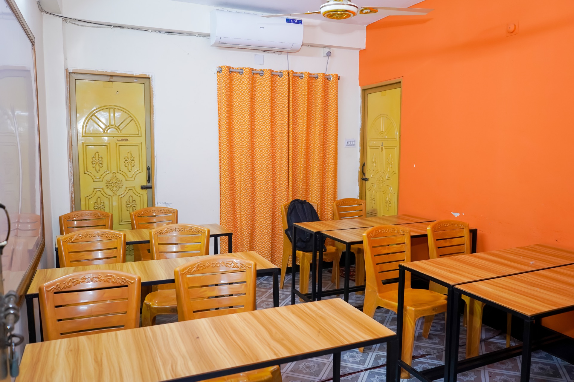Classroom photo 9